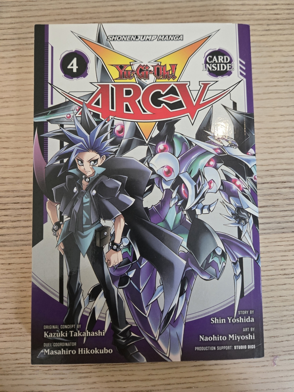 Yu-Gi-Oh! ARC-V Volume 4 Manga - Purple/Black Cover